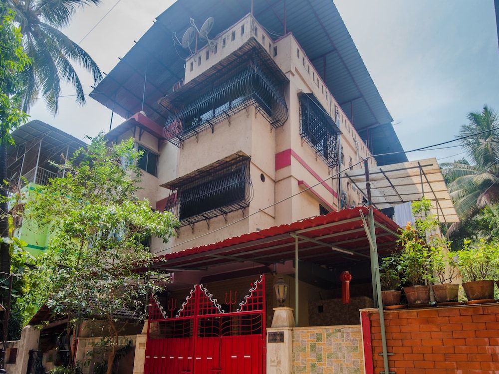 undefined OYO 13601 Madam Re Hospitality Bhandup