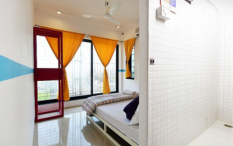 goSTOPS Mumbai Deluxe Private Ensuite Room 2