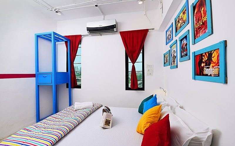 goSTOPS Mumbai Deluxe Private Room Shared Bathroom 2