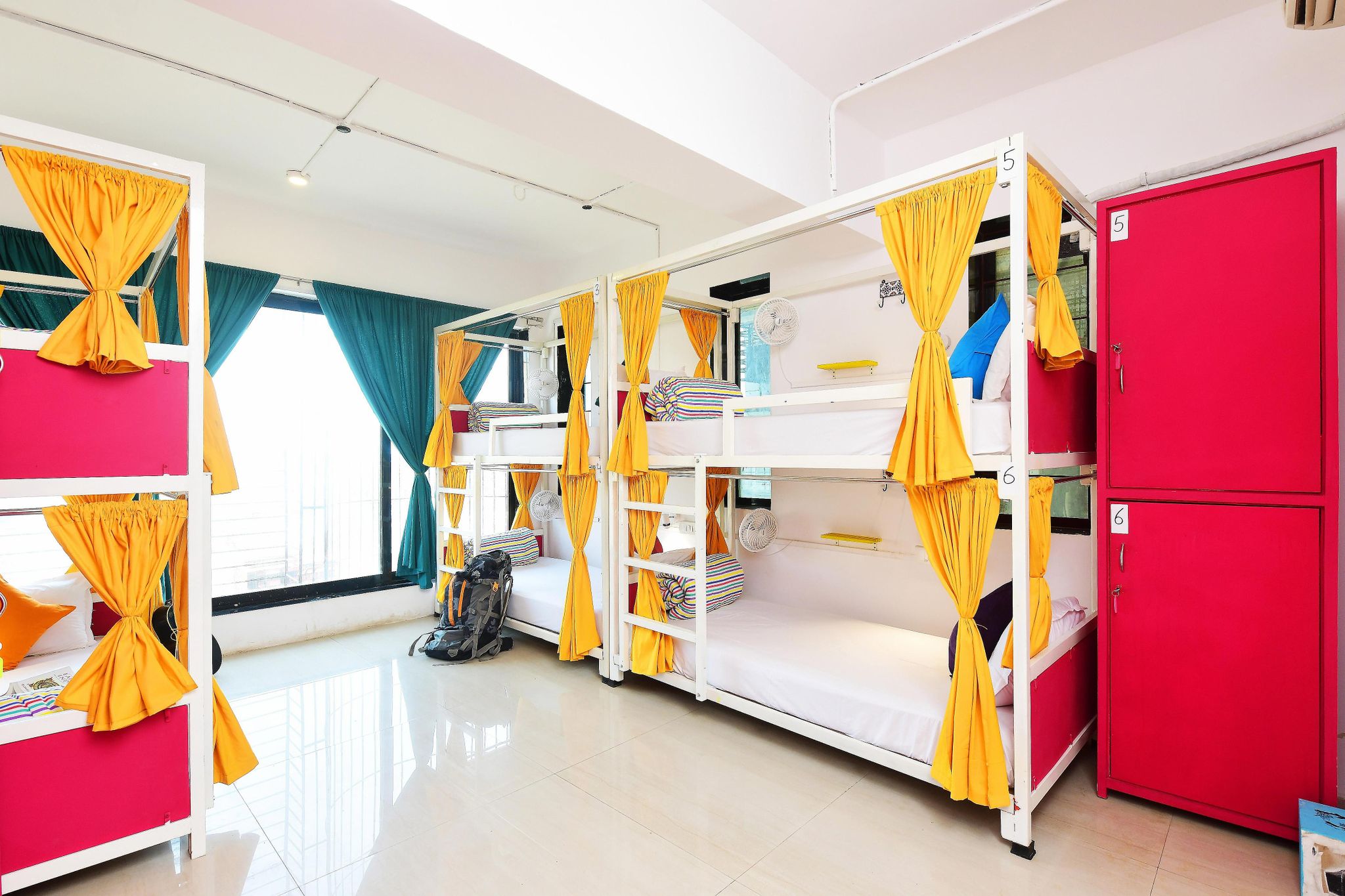 goSTOPS Mumbai Bed in 12-Bed AC SD Dormitory Room with Shared Bathroom 2