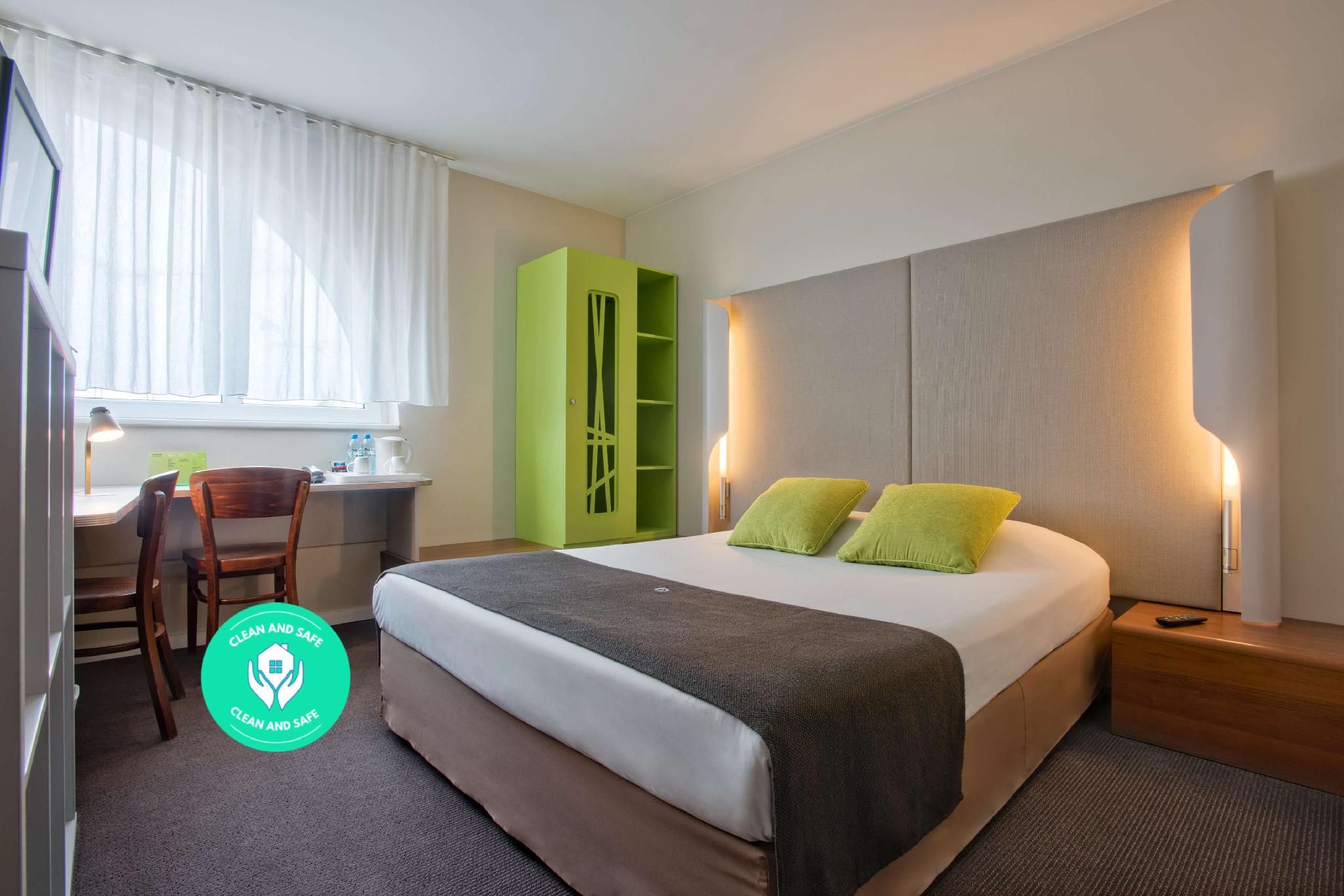 Campanile Hotel Lodz Superior Room - 1 King Bed 2