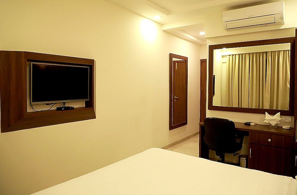 Hotel Lords Mumbai Superior Room 11