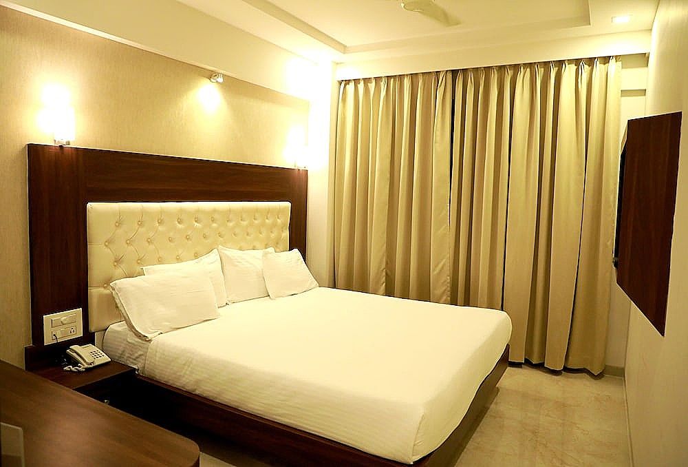 Hotel Lords Mumbai Superior Room 8