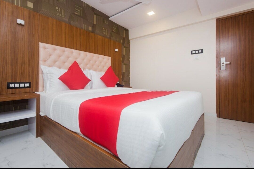 Hotel Qubestay Airport Deluxe Room 5