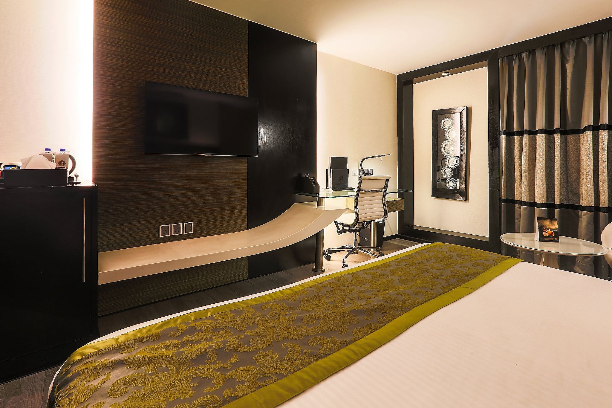 The Empresa Hotel Deluxe Room 8