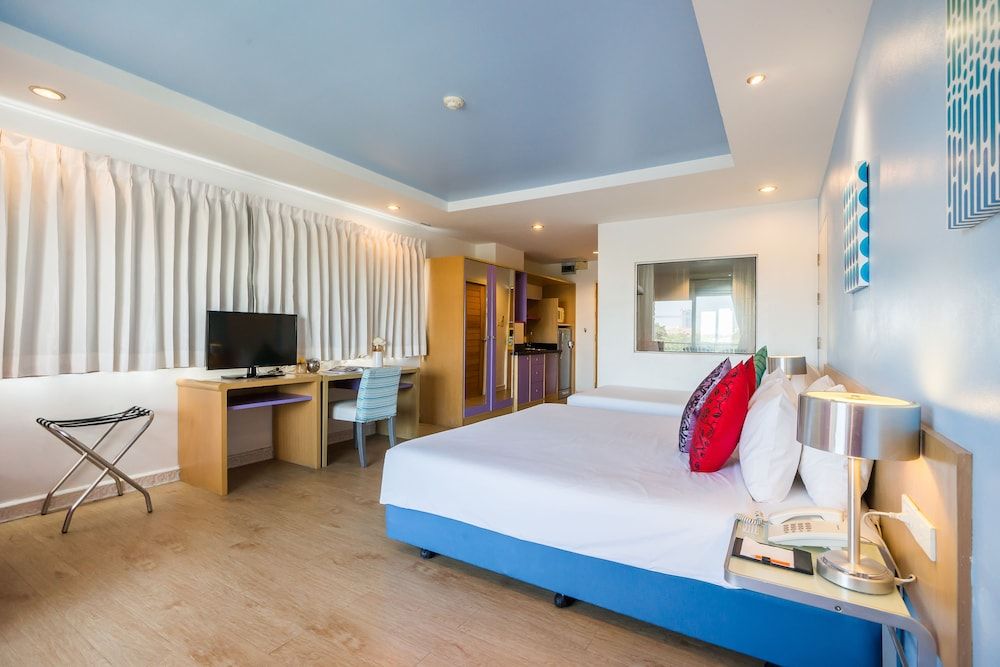 Best Bella Pattaya Deluxe Room, Pool View 4