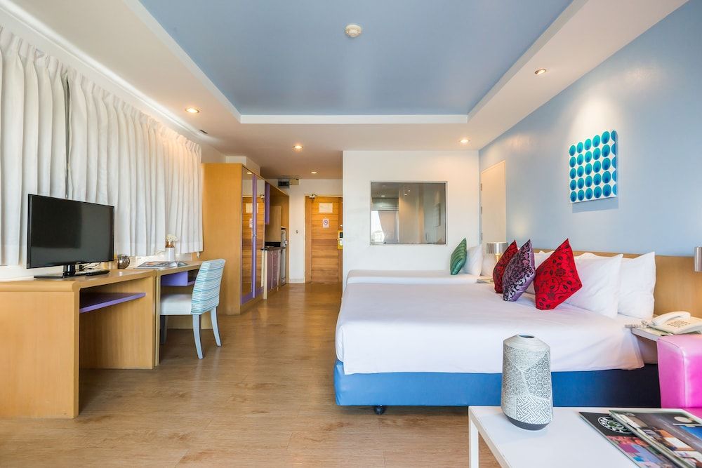 Best Bella Pattaya Deluxe Room, Pool View 2