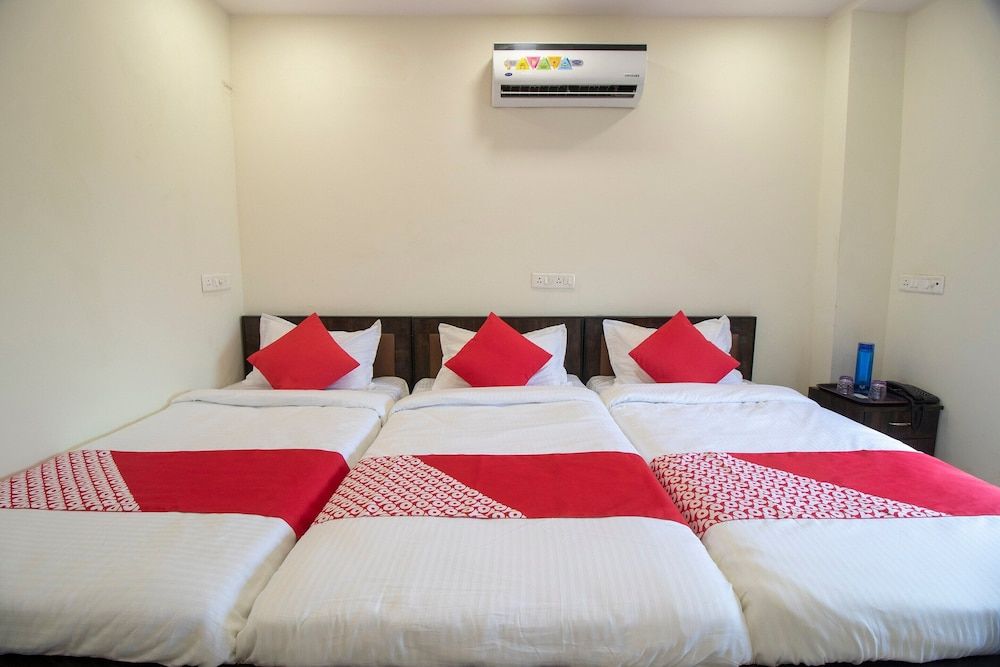 OYO 41676 Hotel Global Heritage Standard Double Room 4