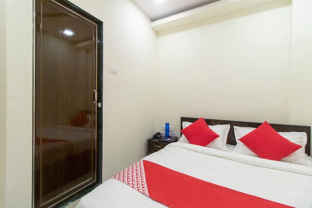 OYO 41676 Hotel Global Heritage Basic Double Room 3