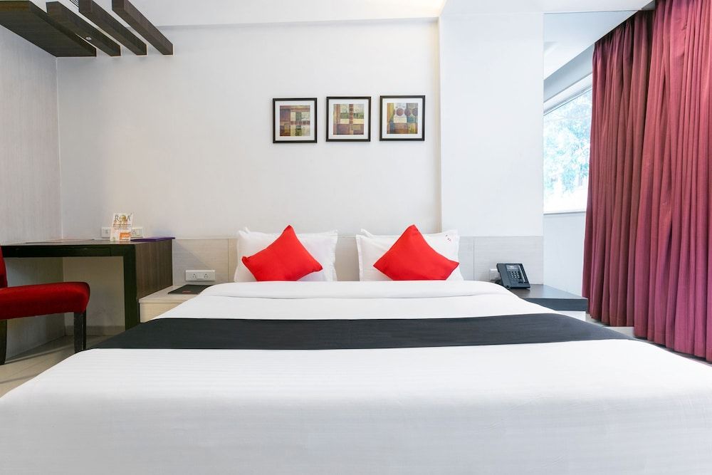 Capital O 45587 The Roa Hotel Double or Twin Room 3