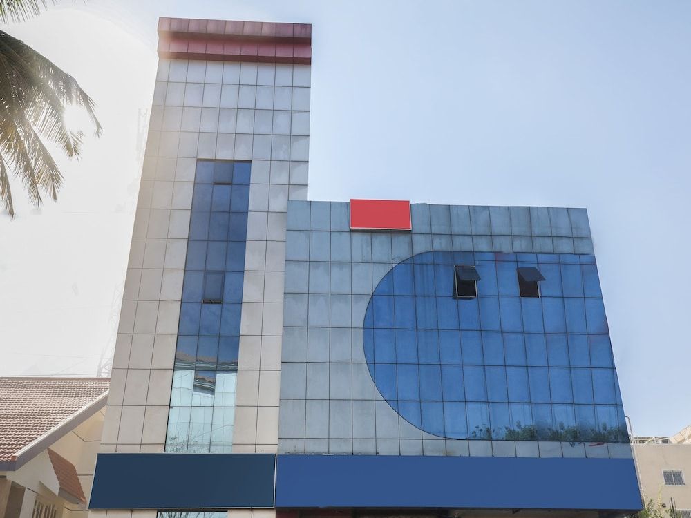 undefined OYO 29638 Gmr 18 Hotel 2