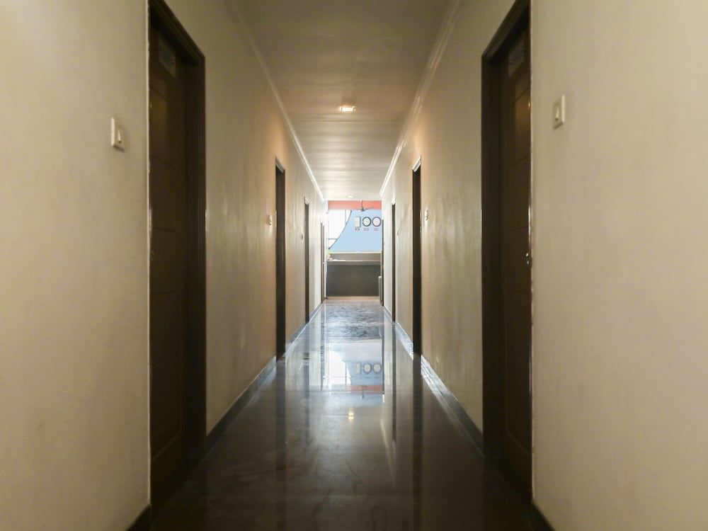 undefined OYO 29638 Gmr 18 Hotel 6