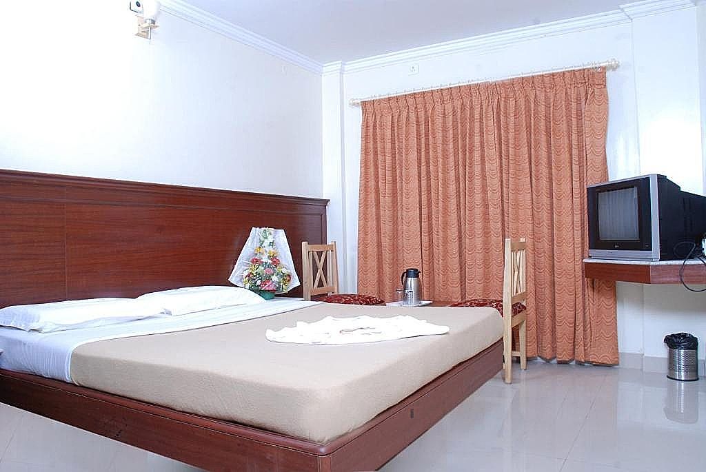 SNT comforts Double Non AC Room 3