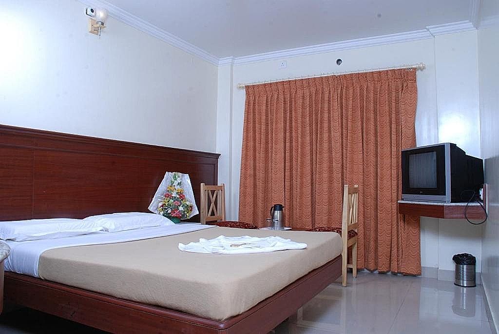 SNT comforts Double Non AC Room 4