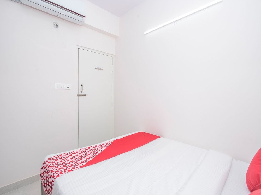 OYO 13120 Ambrosia Double or Twin Room 5