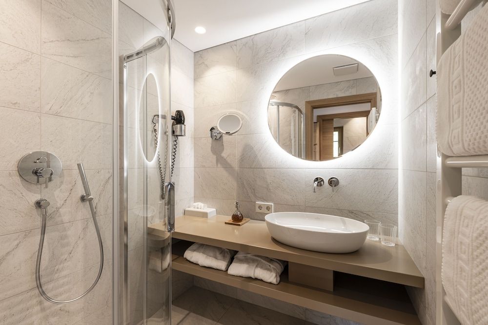 Hotel Strasserwirt Ansitz zu Tirol Superior Double Room, 1 Double Bed 9