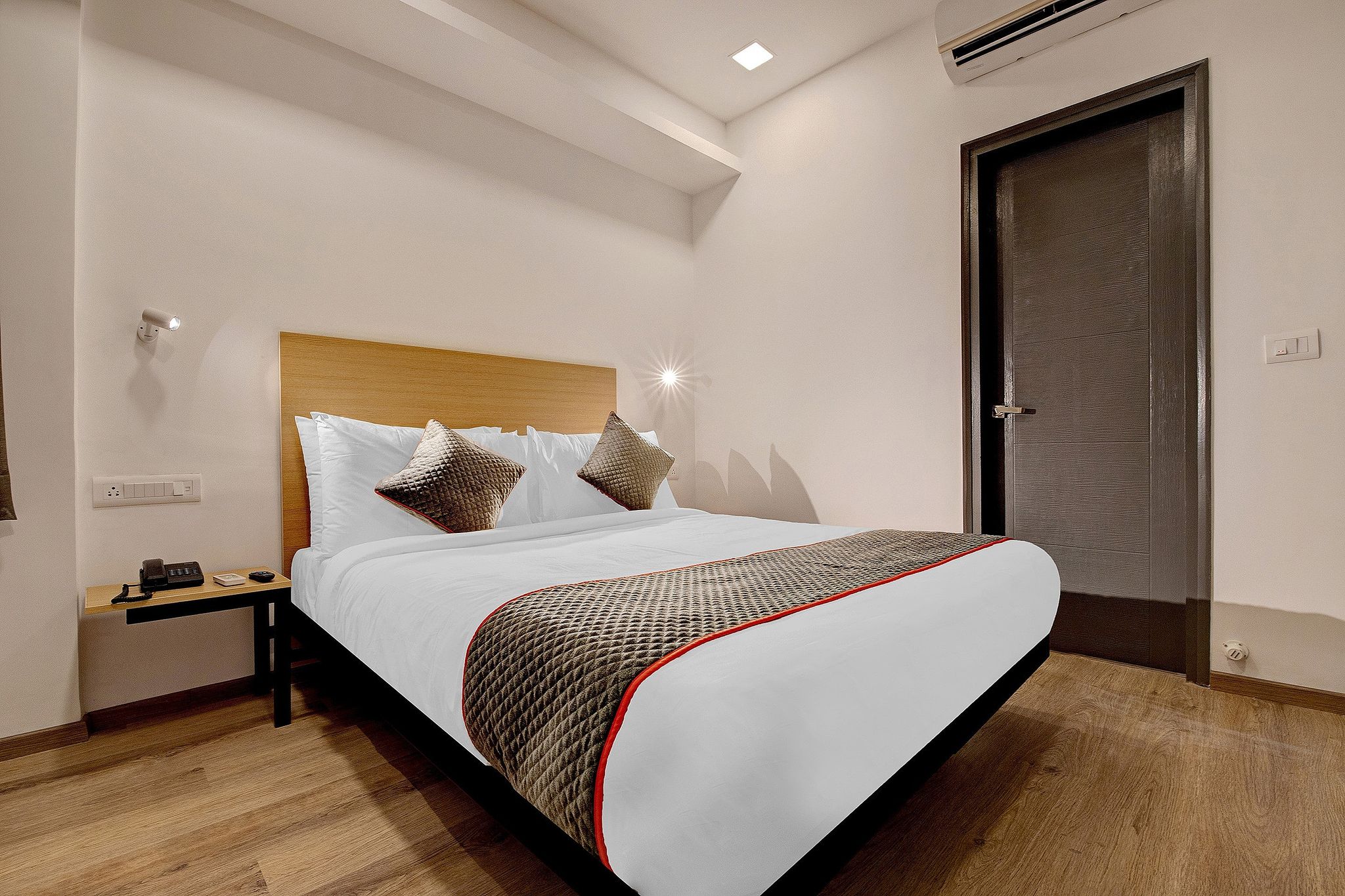 Super Townhouse Siri Residency Classic Room 14