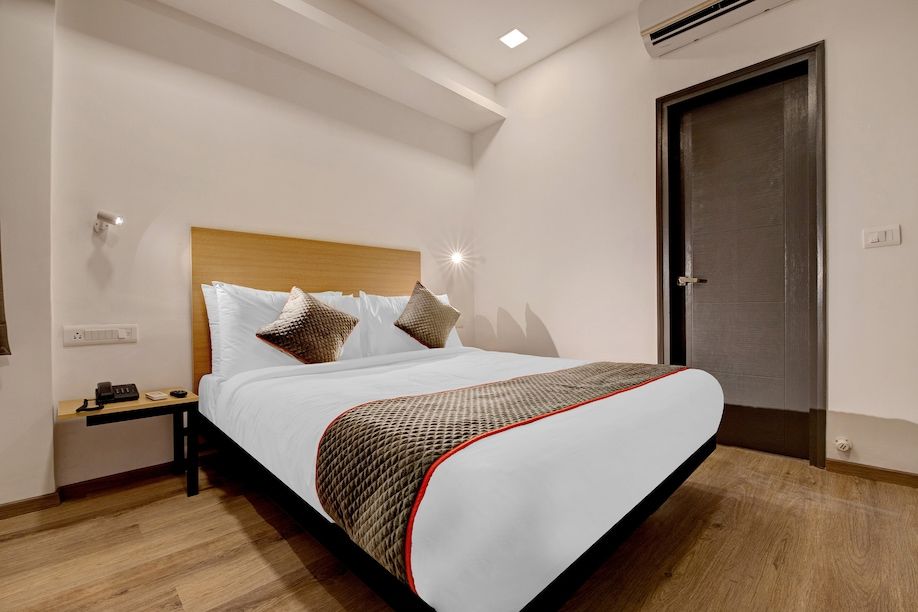 Super Townhouse Siri Residency Classic Room 20