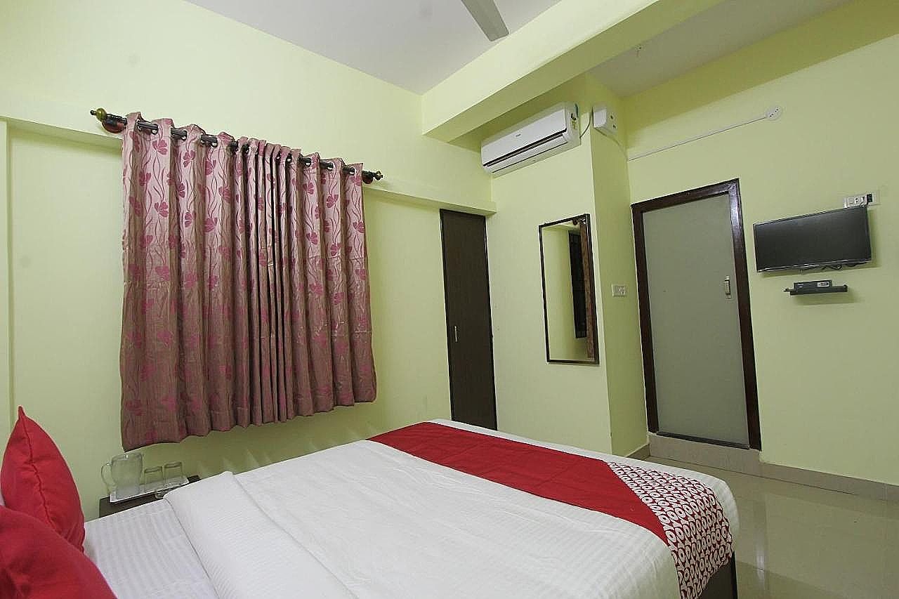 Hotel O V R Residency Near Sri Amruth Chithra Mandira Classic