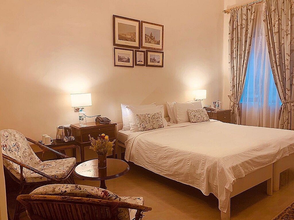 The Elgin Fairlawn Deluxe Double / Twin Room 3