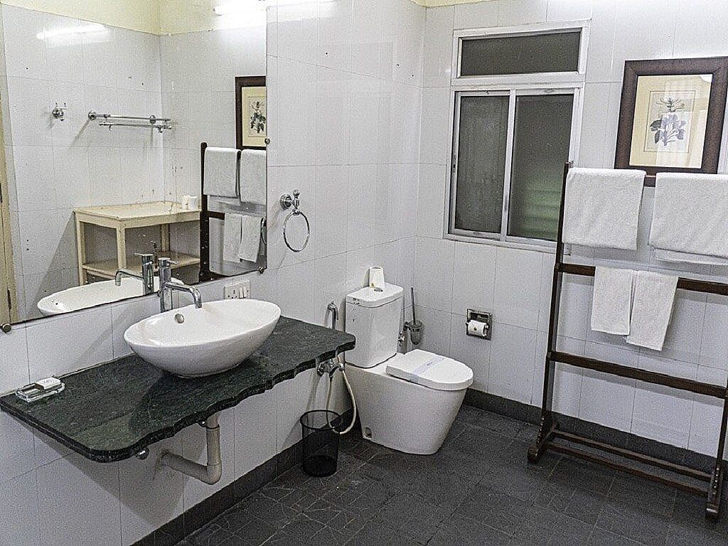 The Elgin Fairlawn Deluxe Double / Twin Room 8