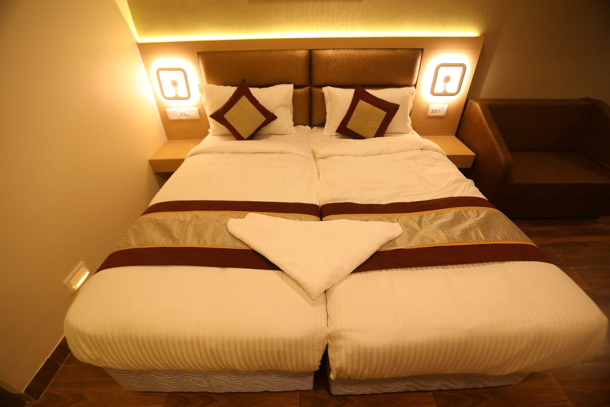 Nestlay Rooms Vanagaram Deluxe Room 5