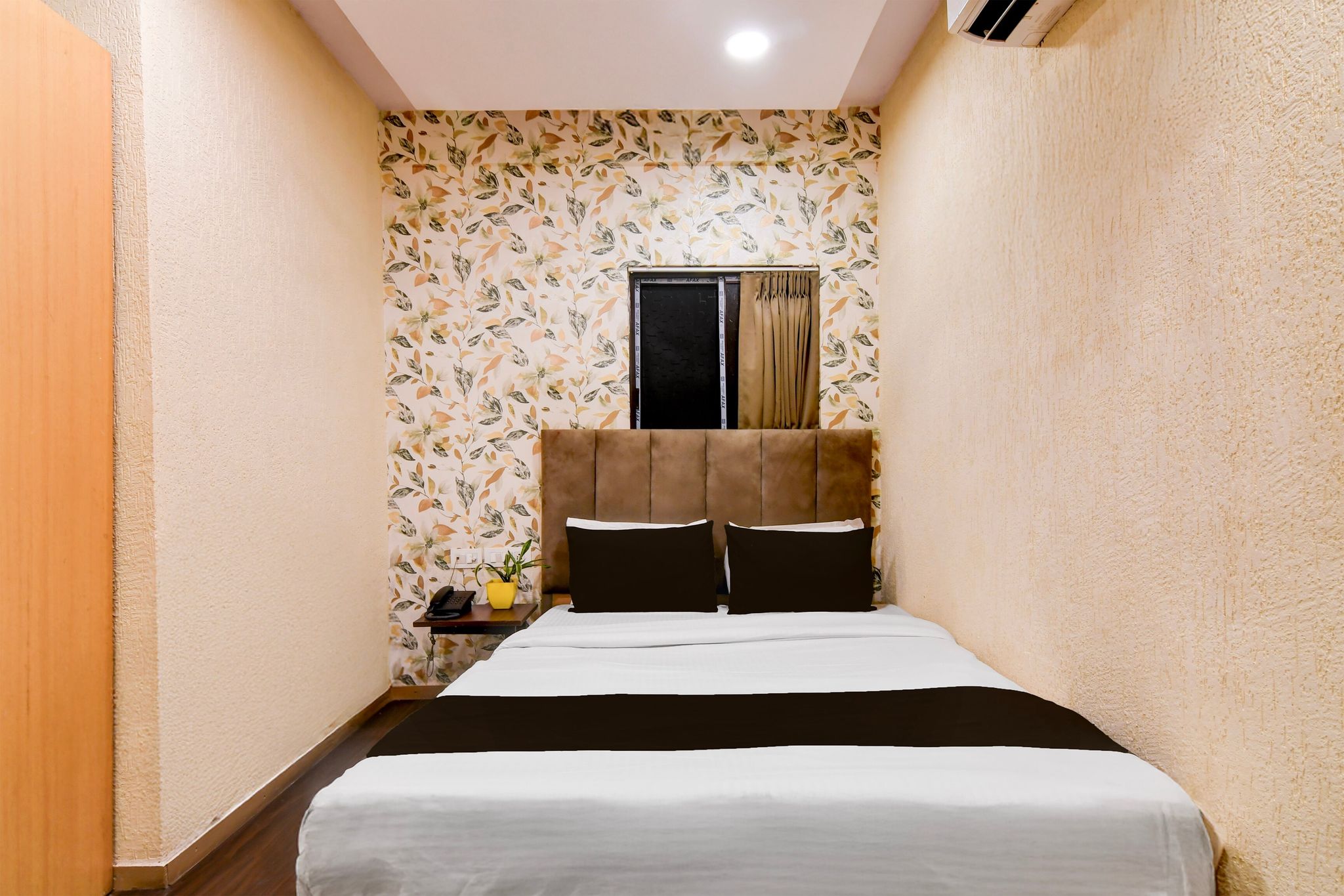 Super Townhouse Parkstreet Formerly Hotel Royal Garden Classic Double or Twin 7