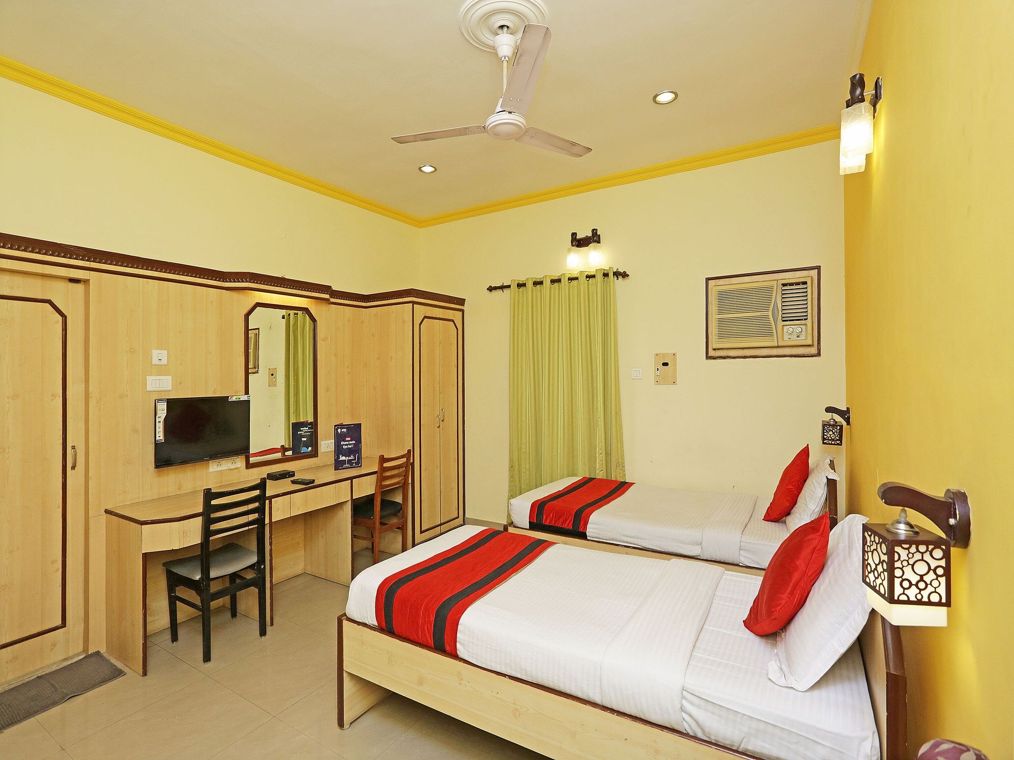 Hotel O Homely Raj Near Kalighat Kali Temple SPOT ON NON-AC  4