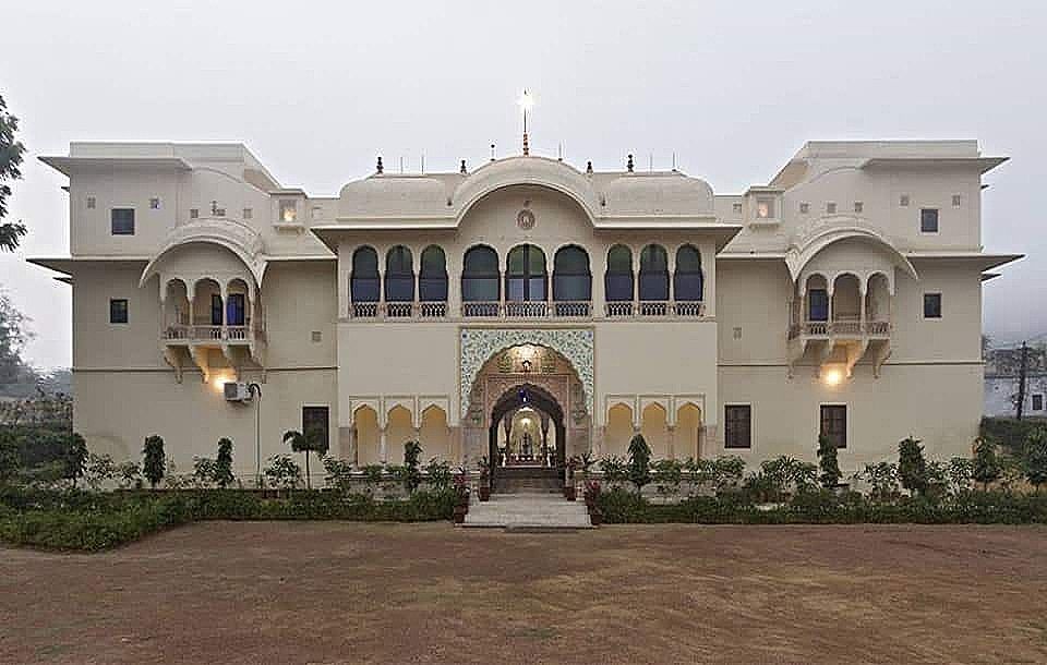 Dhulagarh Heritage Hotel
