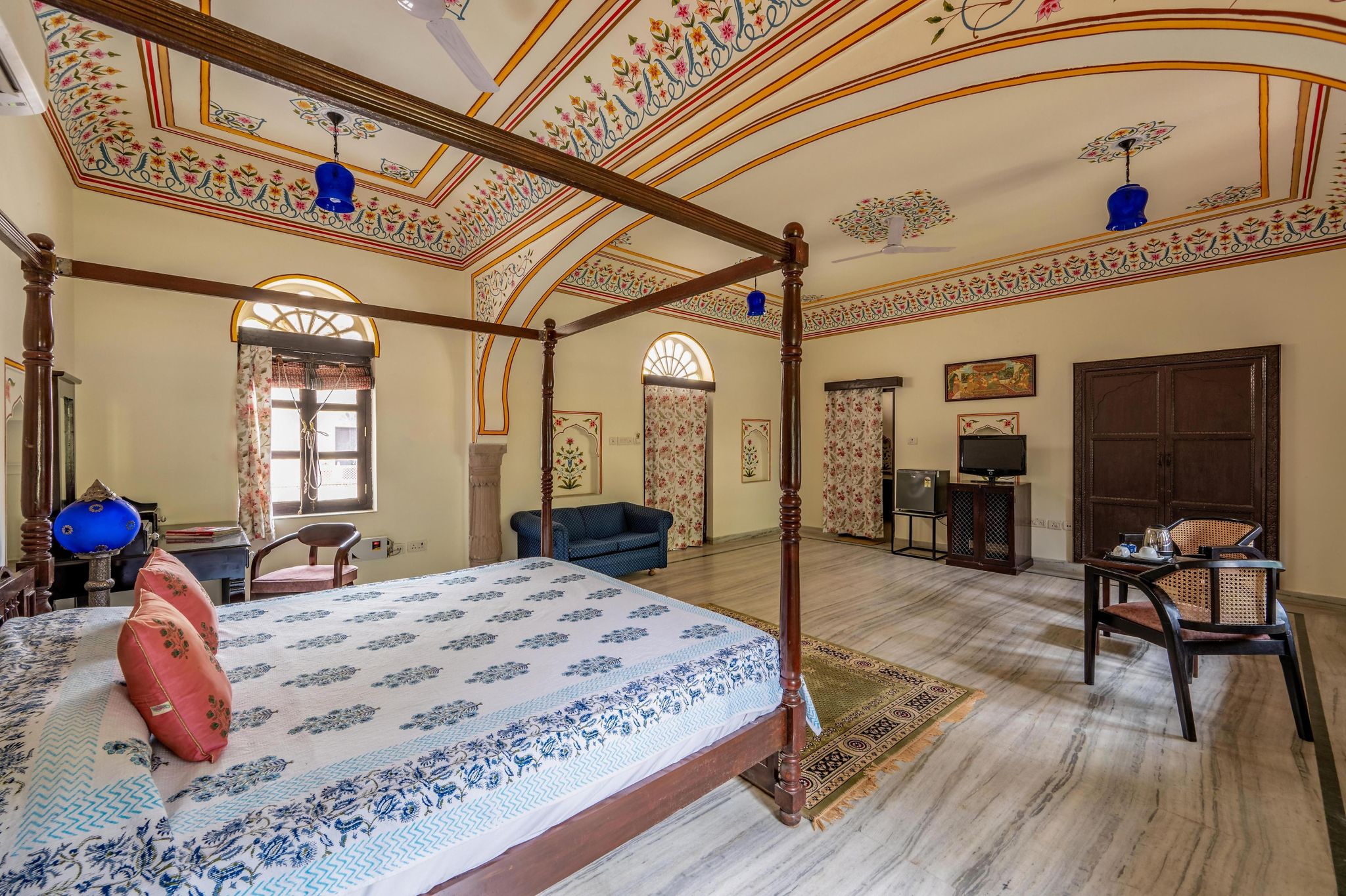 Dhulagarh Heritage Hotel Royal Deluxe 4