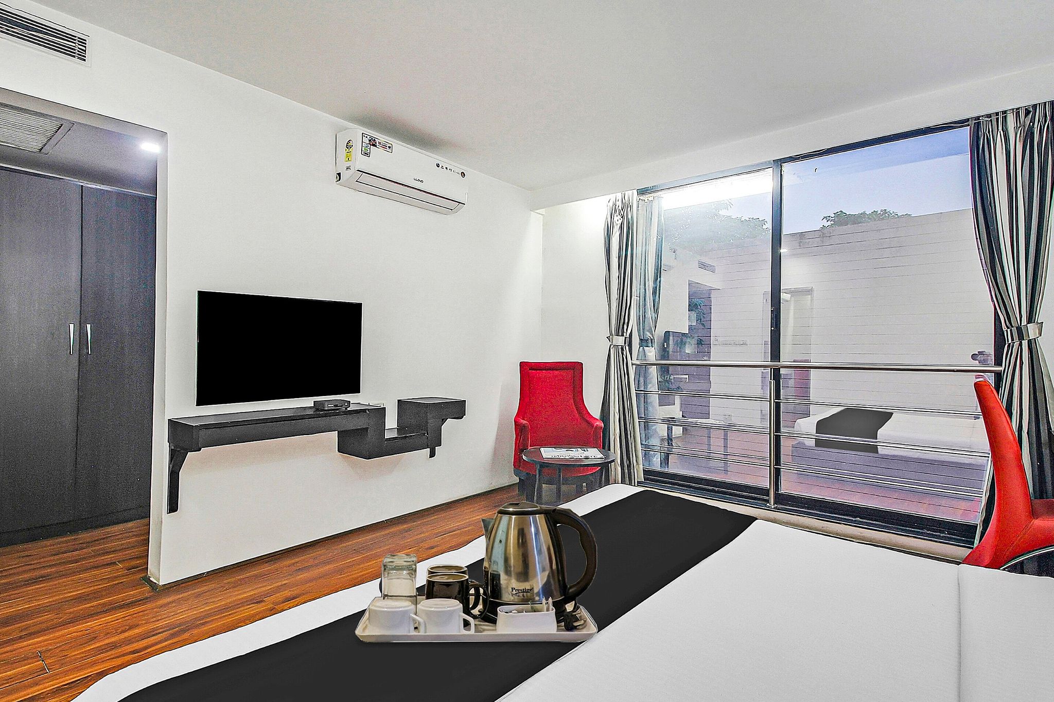 Super Townhouse Oak Ballygunge Formerly Hotel Lovelock Classic 24