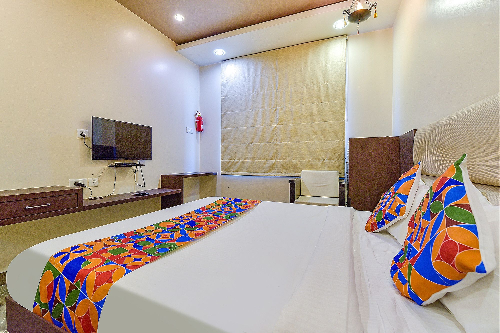 FabHotel Resolute Deluxe Room 2