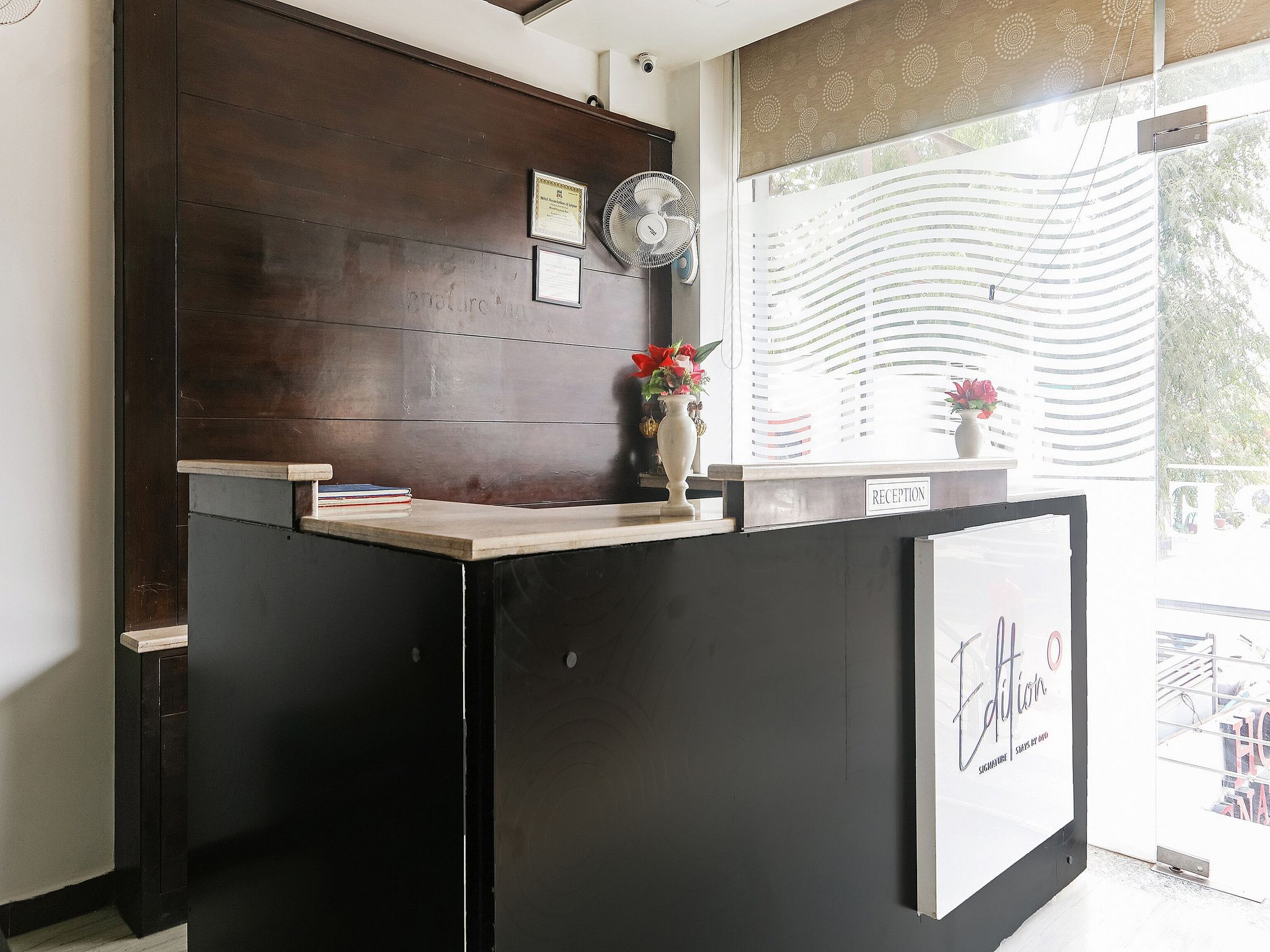 Collection O 30047 Signature Inn