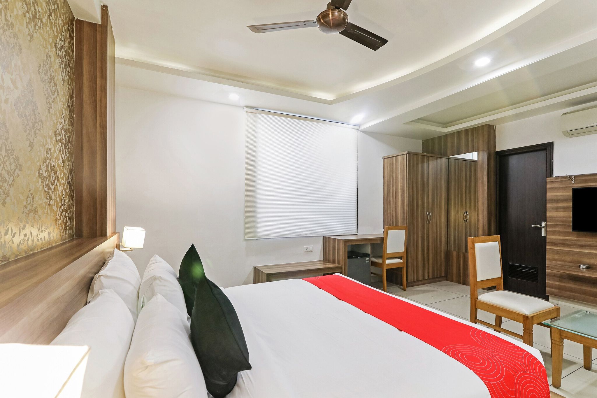 Collection O 30047 Signature Inn