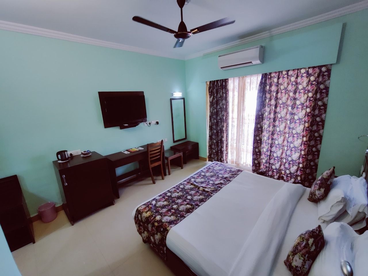 Deluxe A/C Pool View Room