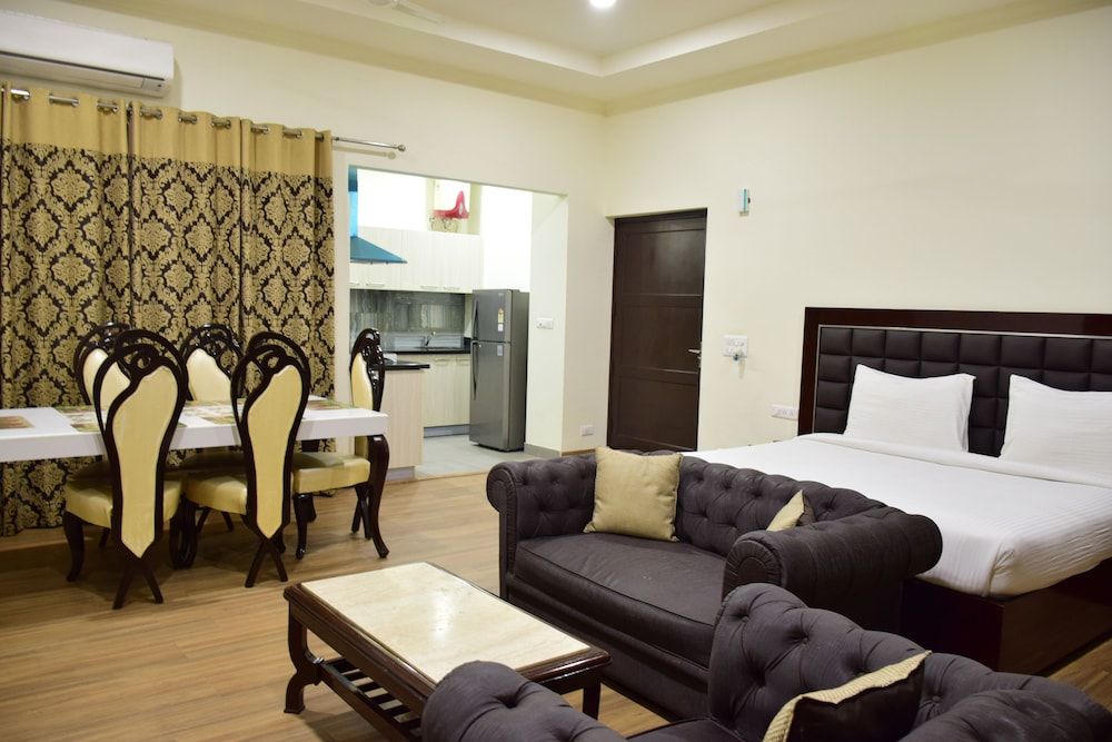 undefined One BHK Serviced Apartment near Artemis Hospital 4
