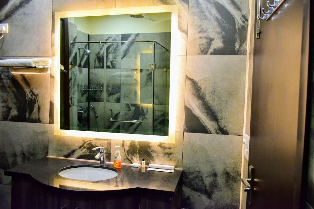 undefined One BHK Serviced Apartment near Artemis Hospital 8