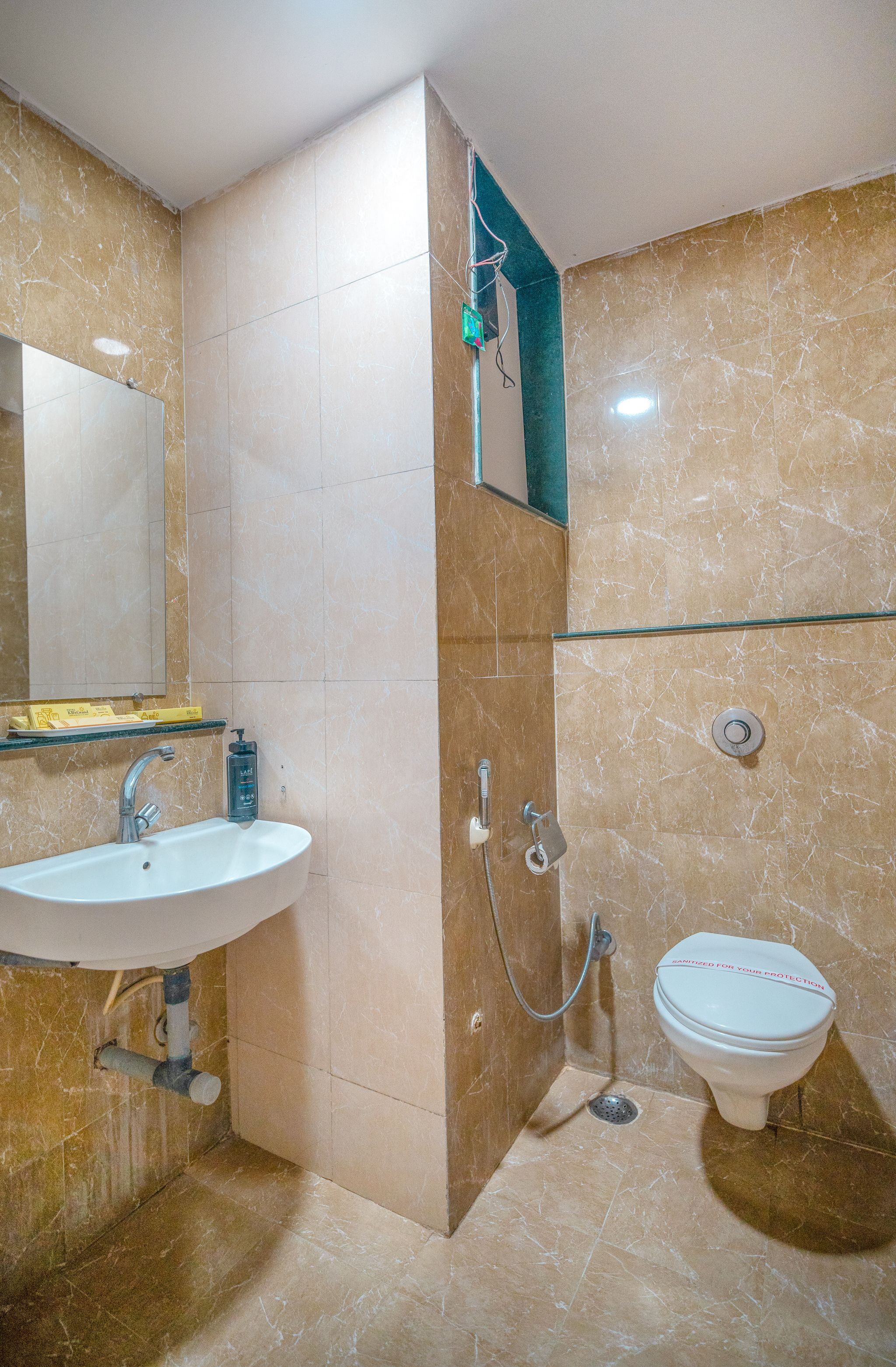 Hotel KB's Grand Silver Double Bed Room With King Bed and Complimentary pickup &  drop to Saibaba Samadhi Mandir 4