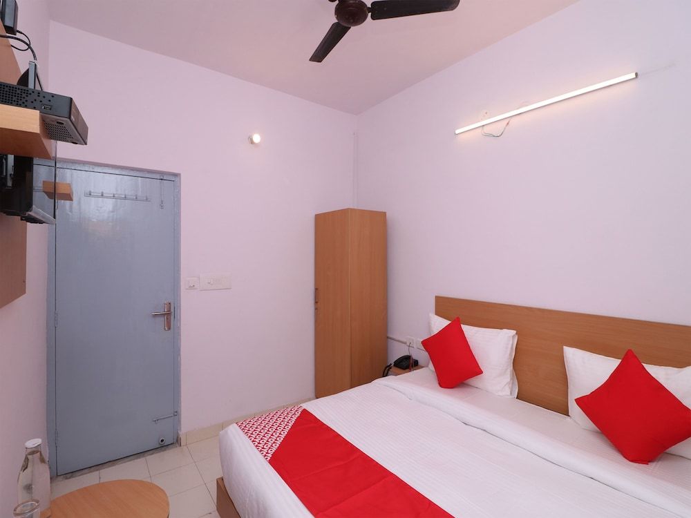 OYO Flagship 14530 Sector 14 Harsh Villa Double or Twin Room 7