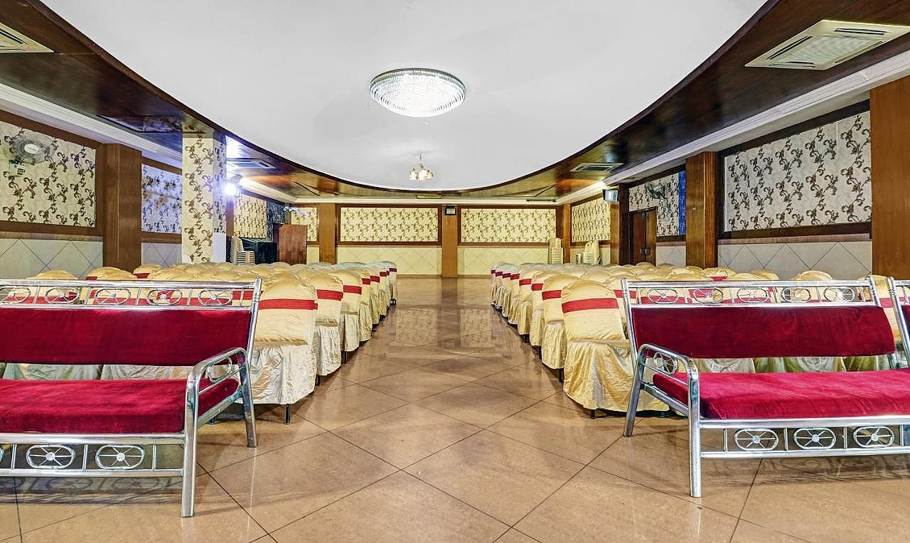 Food & Dining