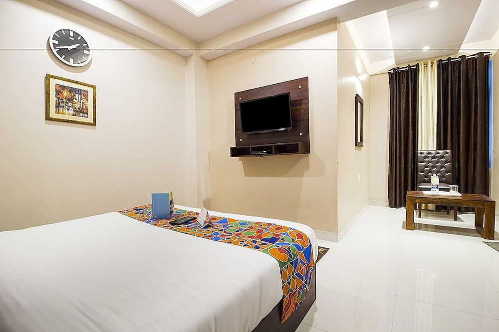 FabExpress Travelers Lodge Deluxe Double Room 31