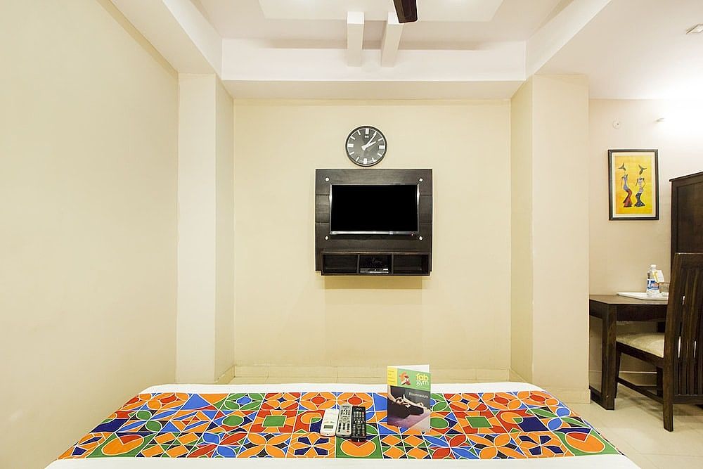 FabExpress Travelers Lodge Deluxe Double Room 37
