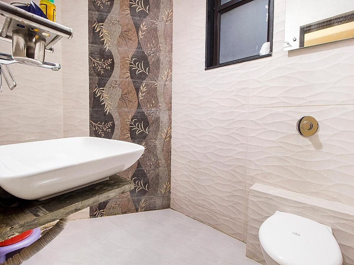 FabExpress Travelers Lodge Deluxe Double Room 13