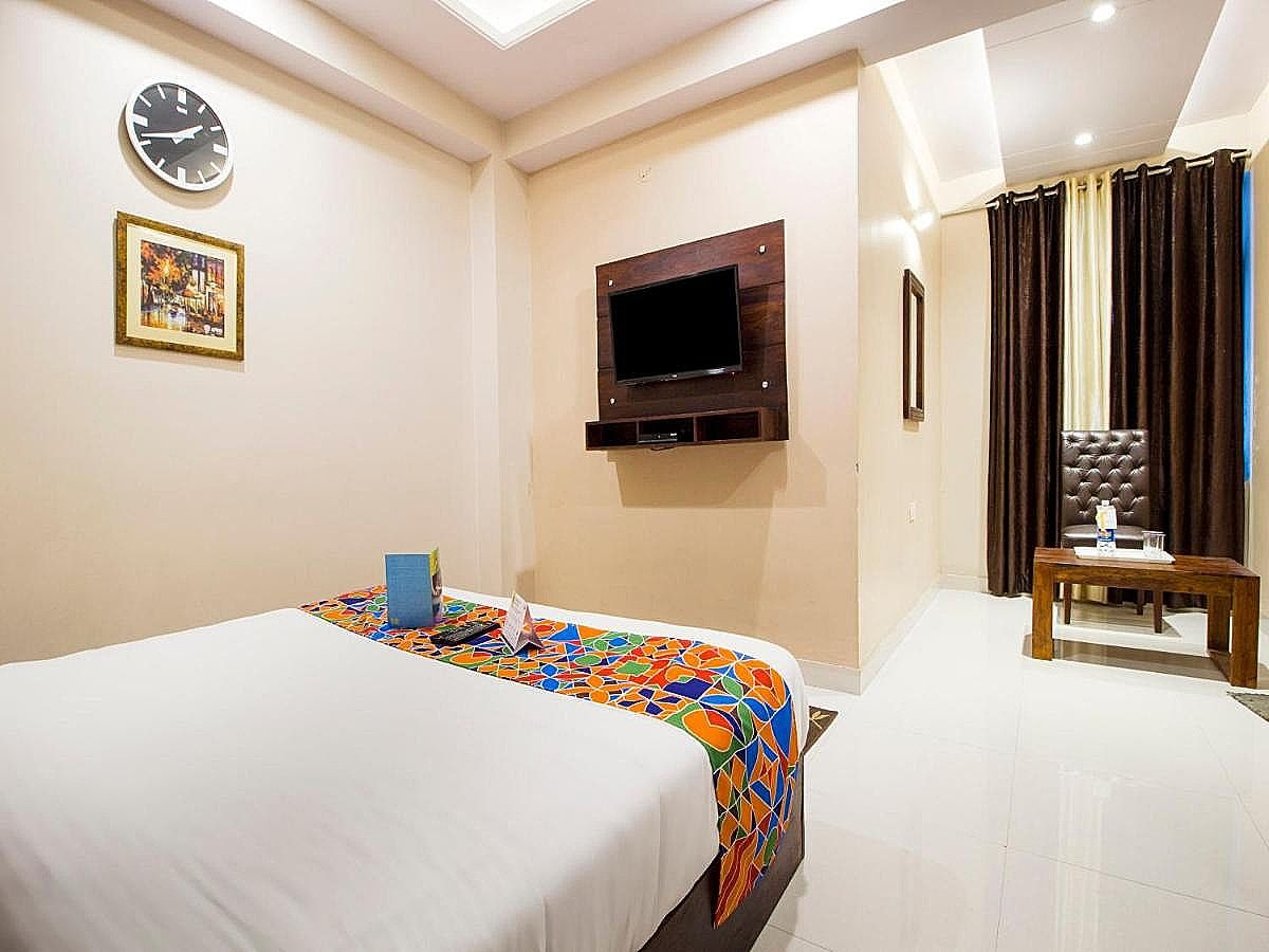 FabExpress Travelers Lodge Deluxe Double Room 22