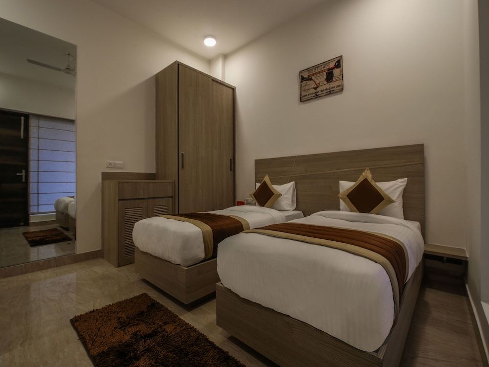 OYO 15526 Lime Wood Stay Standard Room 13