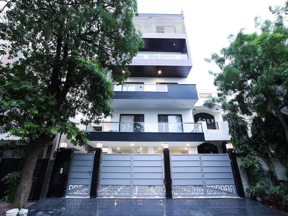 undefined OYO 15526 Lime Wood Stay 2