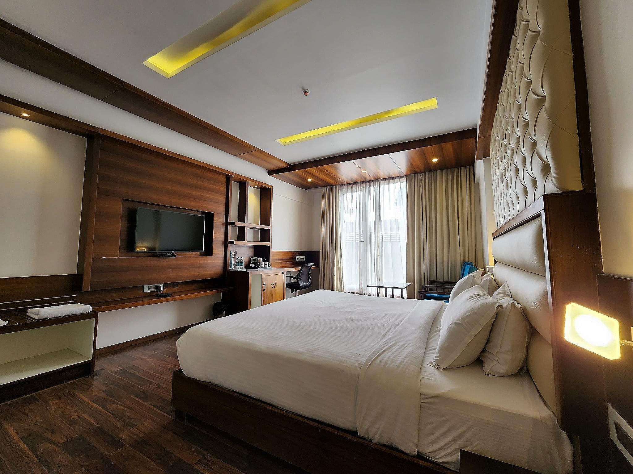 Hotel Preethi International Club Room - King Bed 8