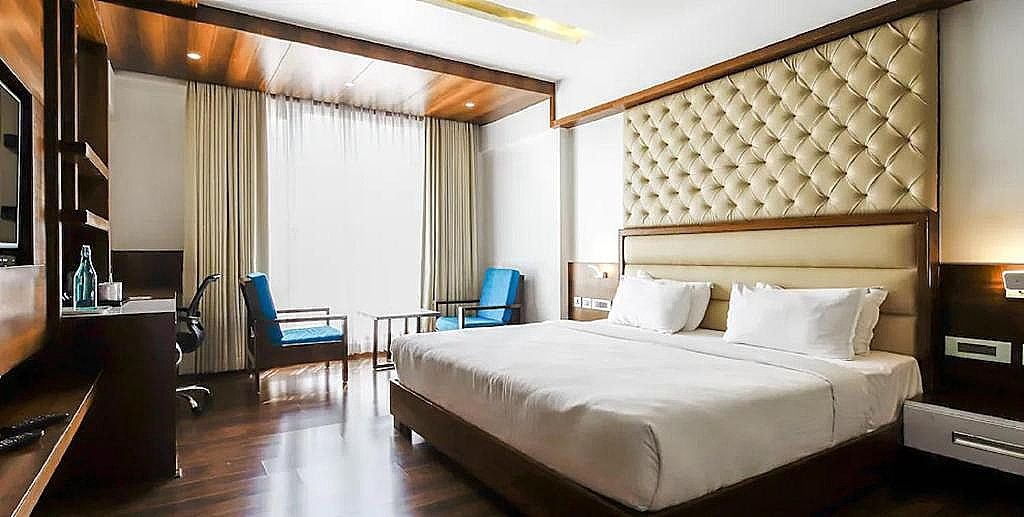 Hotel Preethi International Club Room - King Bed 3