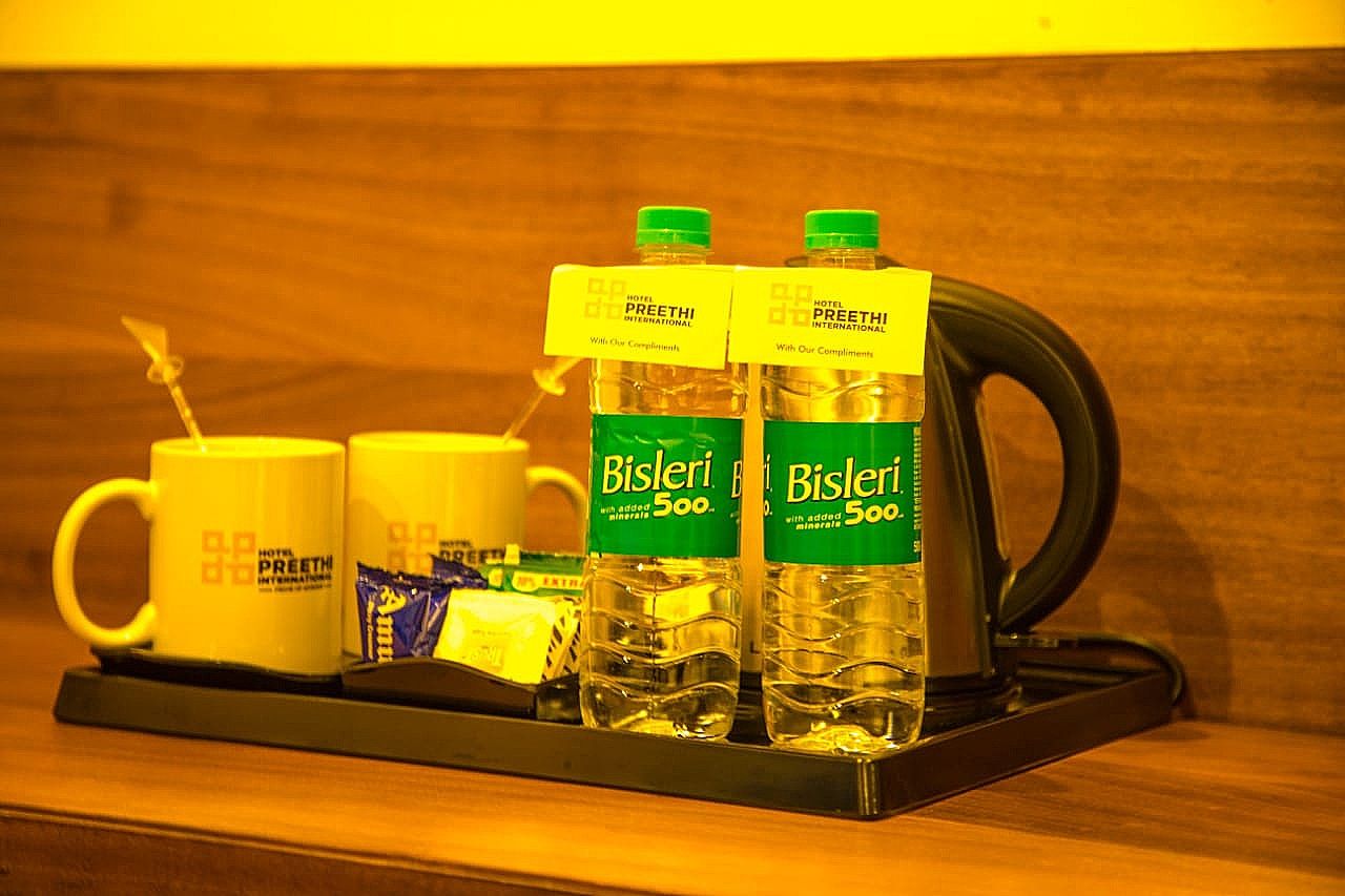 Hotel Preethi International Deluxe Room - Twin Bed 11