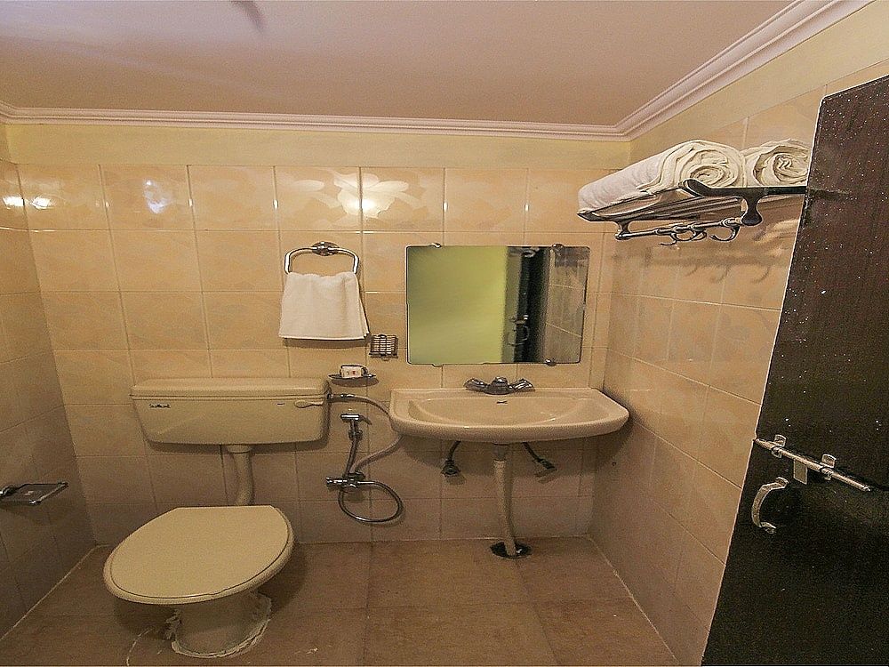 OYO Flagship 118 Atithi Satkar Dashashwmedh Double or Twin Room 10